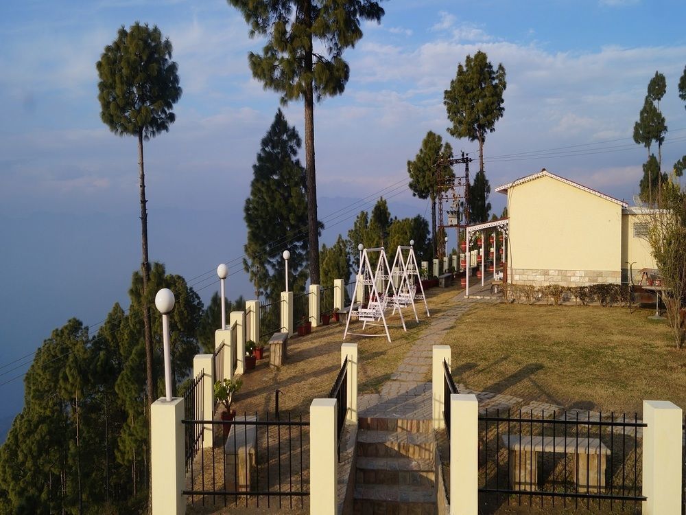 V Resorts Mumukshu Pauri Zewnętrze zdjęcie