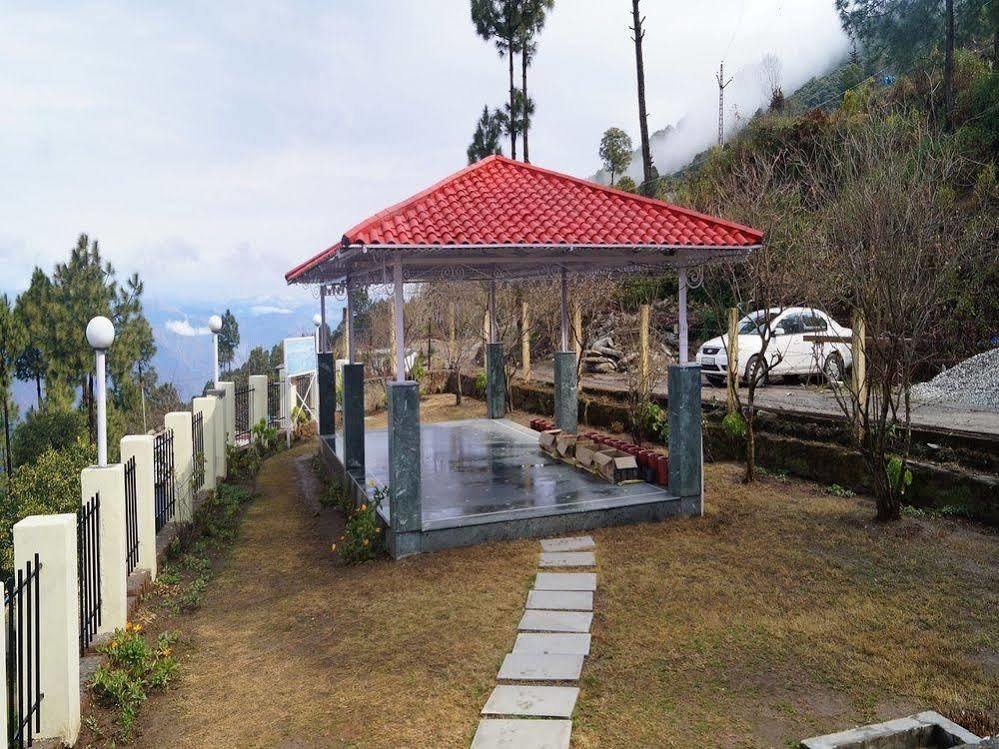 V Resorts Mumukshu Pauri Zewnętrze zdjęcie