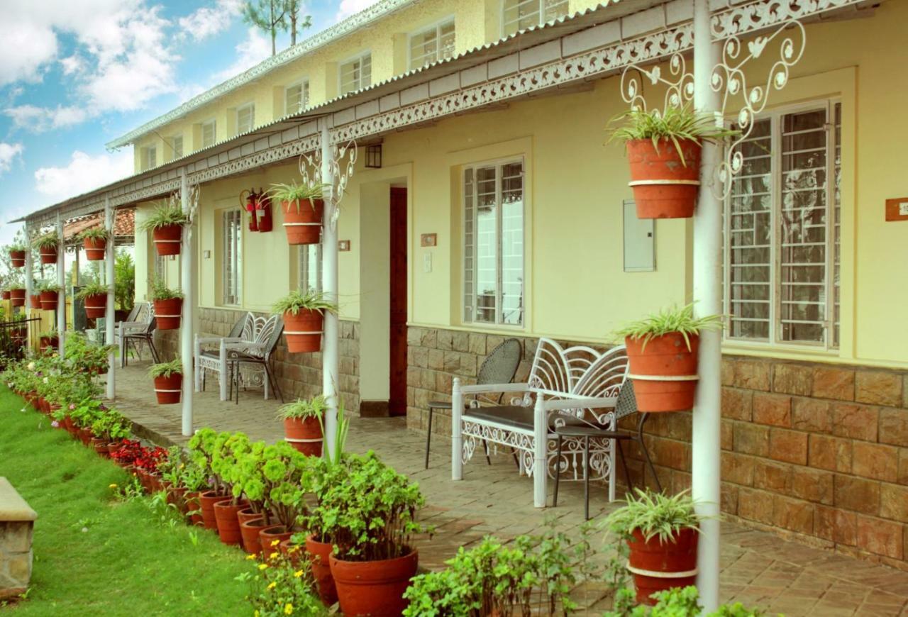 V Resorts Mumukshu Pauri Zewnętrze zdjęcie